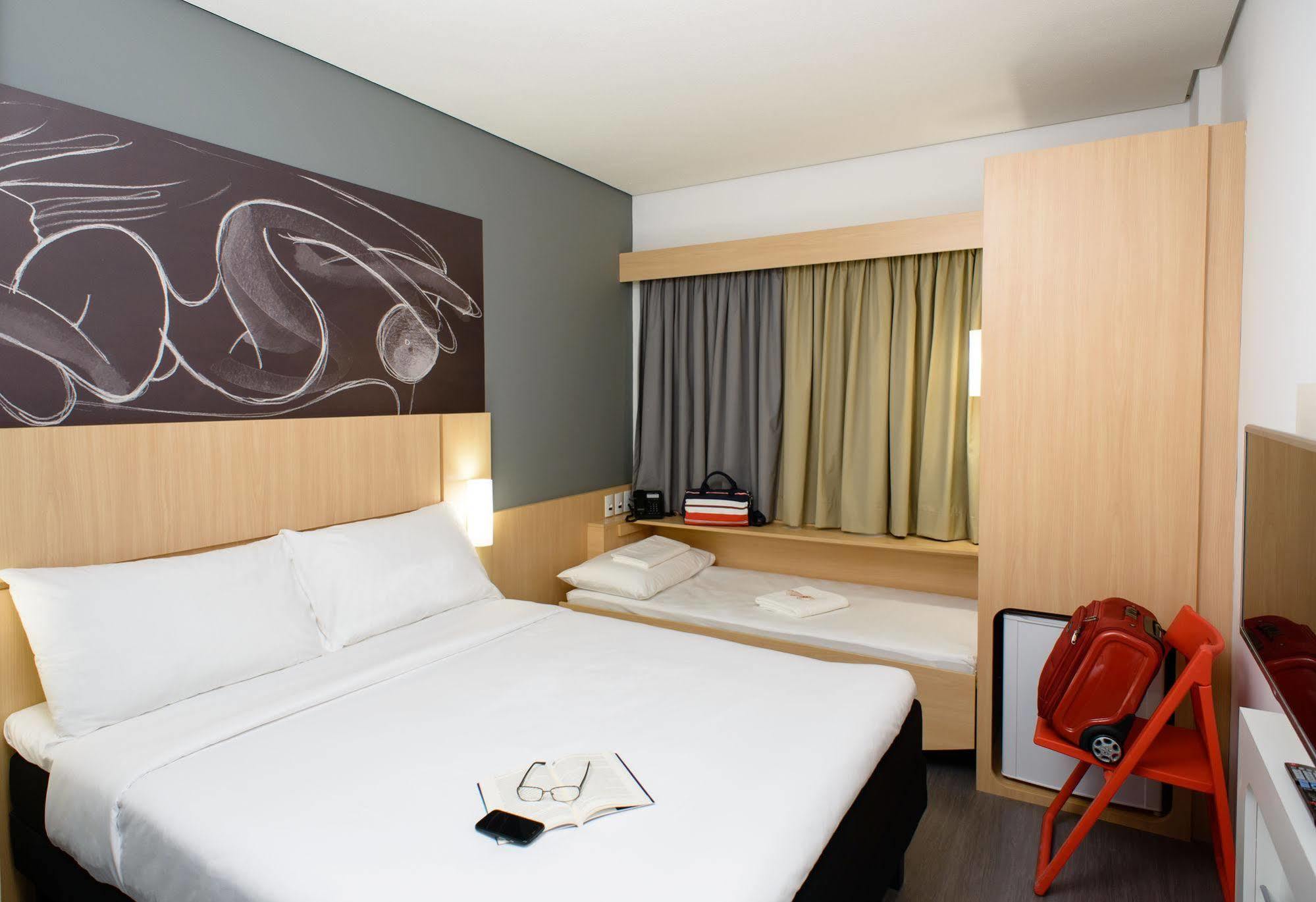 Ibis Aeroporto Hotel 3*